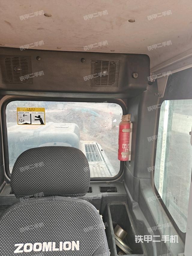 后窗玻璃角标（驾驶室部分）