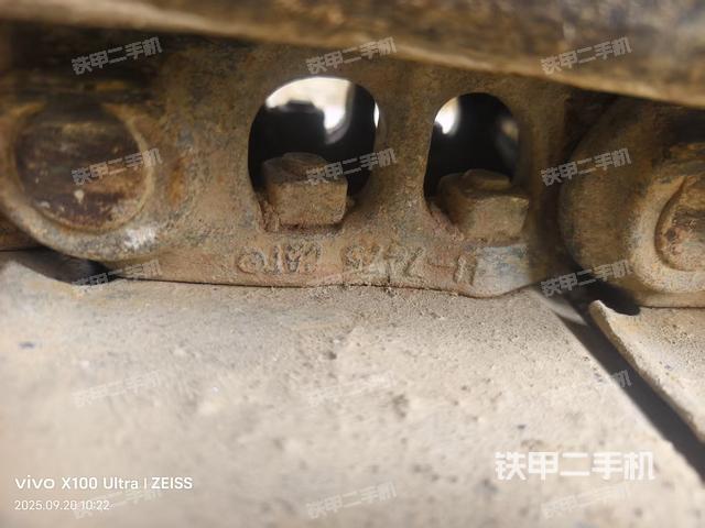 單側(cè)履帶整體（整機(jī)外觀）