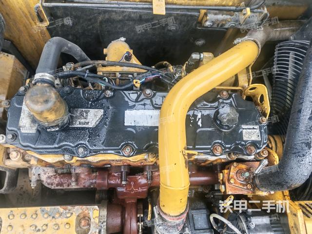 发动机室（上车部件）