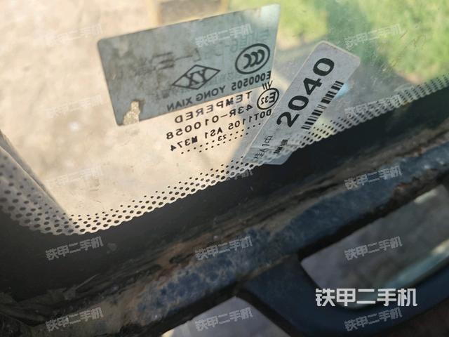 左后方玻璃角標(biāo)（駕駛室部分）