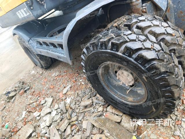 左側(cè)履帶整體?（行走機(jī)構(gòu)）