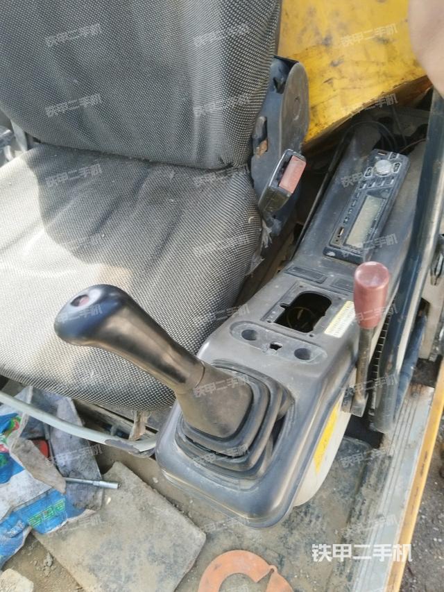 座椅左側(cè)控制臺/音響/含左手柄（駕駛室部分）