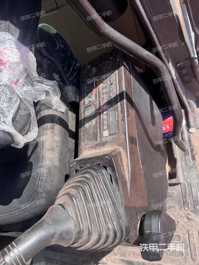 后窗玻璃角標(biāo)（駕駛室部分）