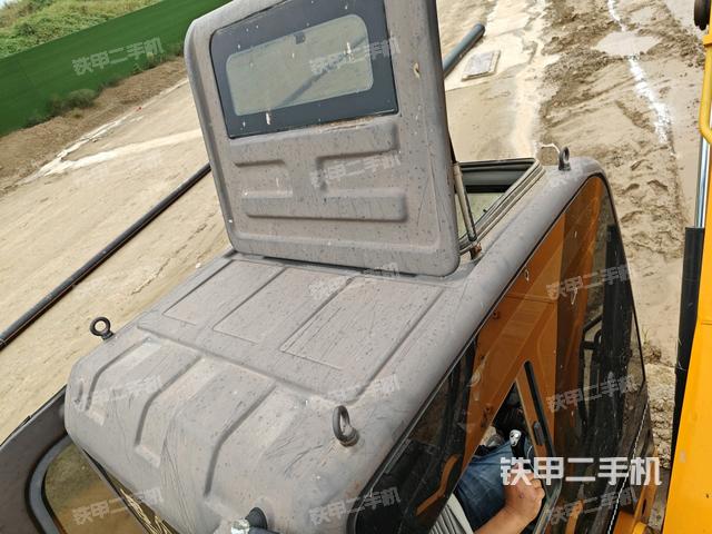 駕駛室頂部（整機(jī)外觀）