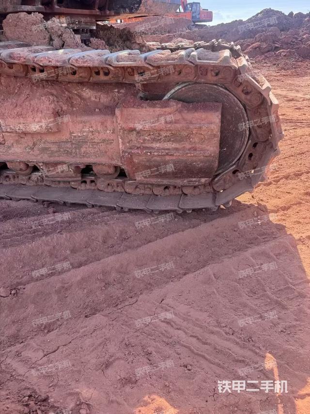 左側(cè)行走馬達(dá)蓋板（行走機(jī)構(gòu)）