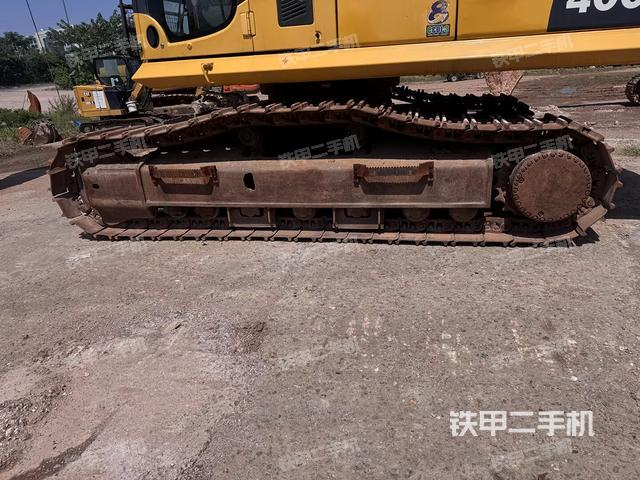 右驅(qū)動輪（行走機構）