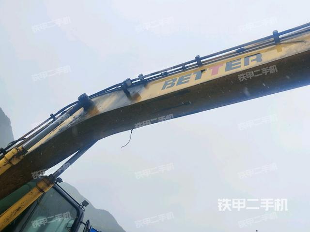 轉(zhuǎn)盤和下車架正前（工作和回轉(zhuǎn)裝置）