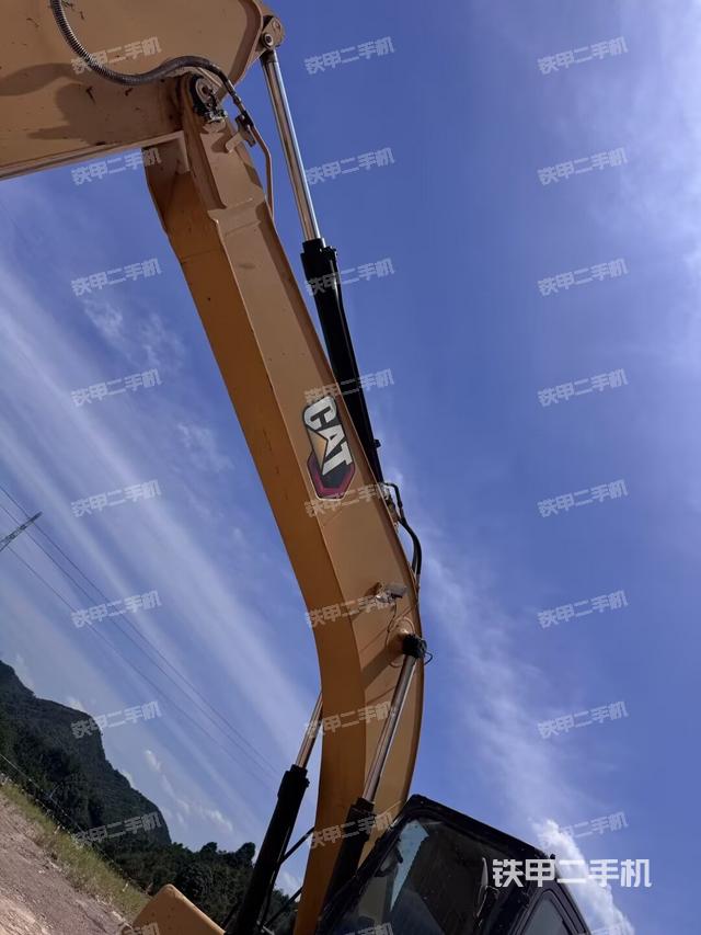 大臂整体 右侧（工作和回转装置）