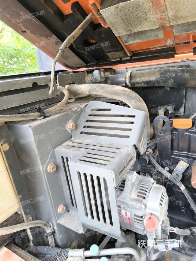 發(fā)動(dòng)機(jī)室（上車部件）