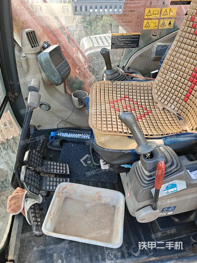 驾驶室整体（整机外观）