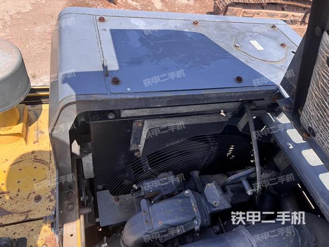 氣門室蓋螺絲特寫（上車部件）