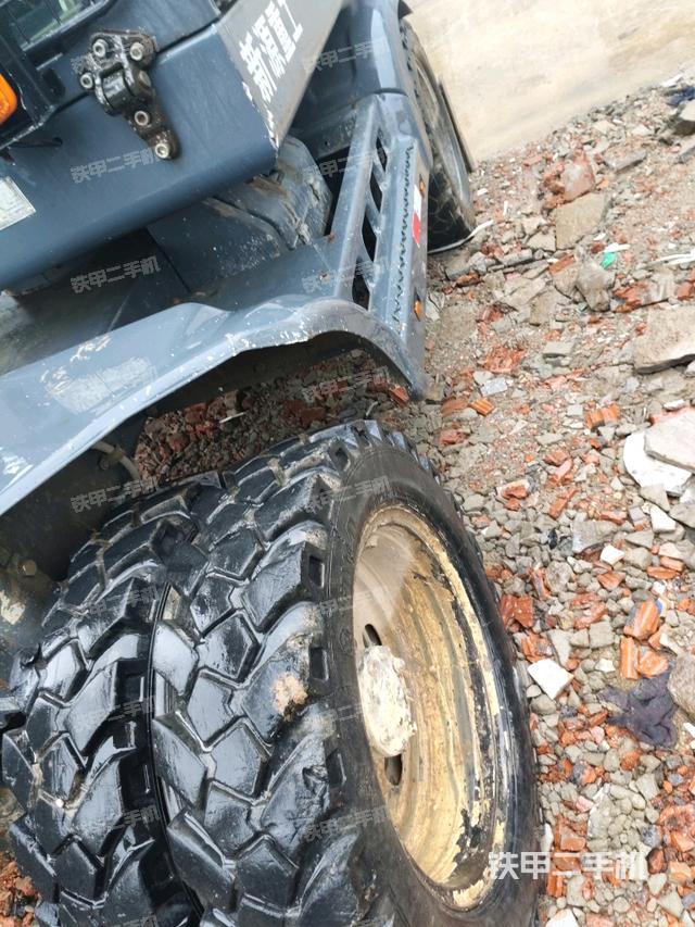 右側(cè)履帶整體?（行走機(jī)構(gòu)）