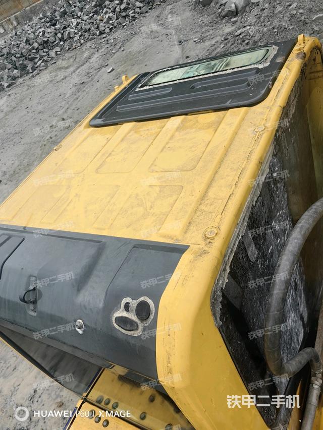 驾驶室顶部（整机外观）