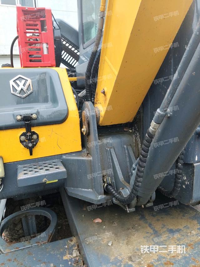 大臂根部?斜（工作和回轉(zhuǎn)裝置）