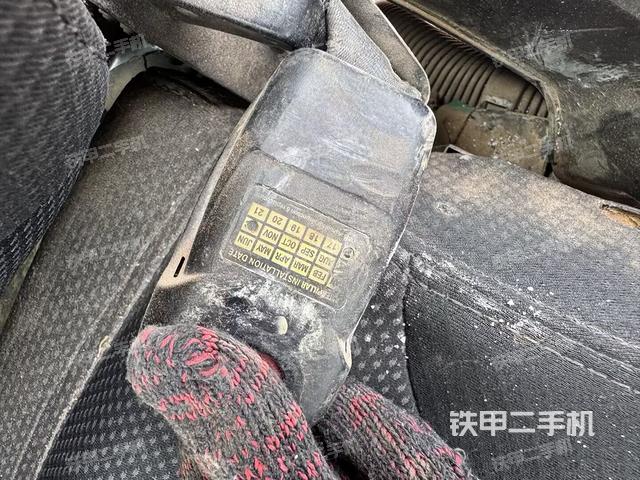 后窗玻璃角標(biāo)（駕駛室部分）