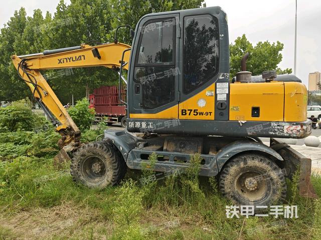 新源XYC75W-9挖掘机