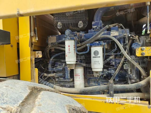 发动机左侧（整机外观及大件）