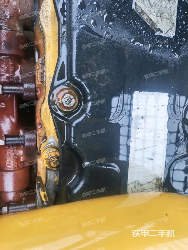 气门室盖螺丝特写（上车部件）