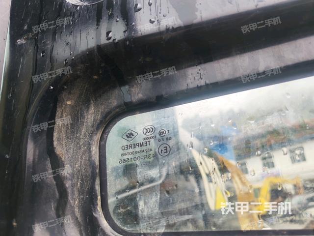 后窗玻璃角标（驾驶室部分）