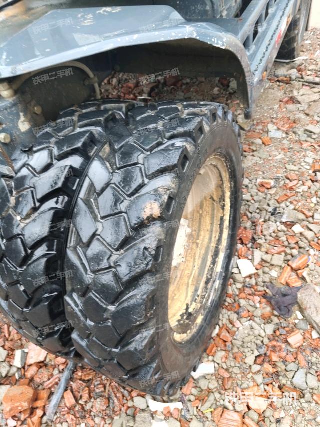 右驅(qū)動(dòng)輪（行走機(jī)構(gòu)）