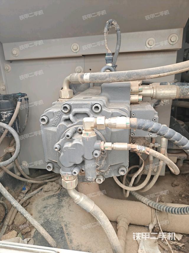 液压泵斜45 左（大件舱室）