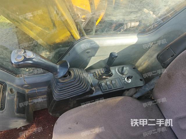 座椅右側(cè)控制臺/鑰匙門/油門/含右手柄（駕駛室部分）