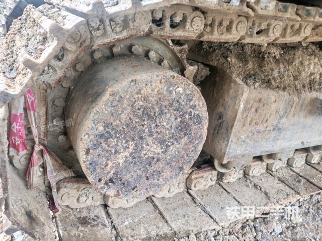 左驅(qū)動輪（行走機(jī)構(gòu)）