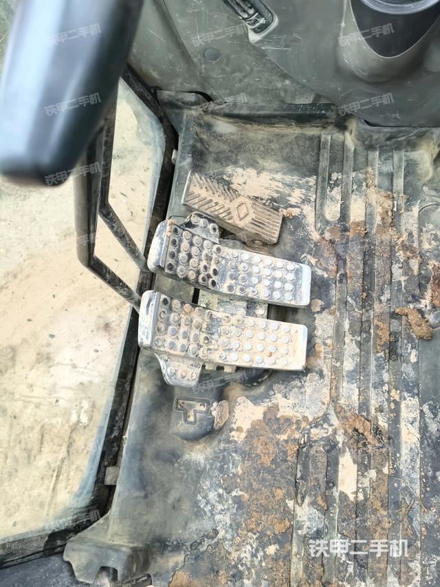 后窗玻璃角標(biāo)（駕駛室部分）