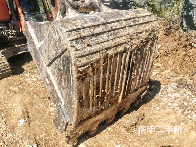 鏟斗右后整體（工作和回轉(zhuǎn)裝置）