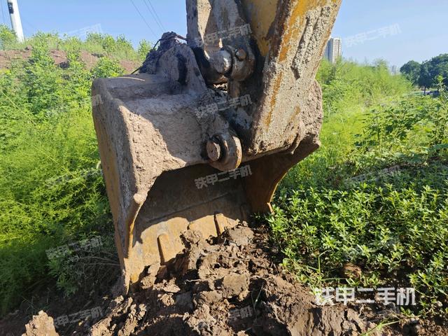 铲斗右后整体（工作和回转装置）