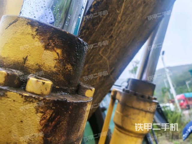 大臂油缸整體?豎拍（工作和回轉(zhuǎn)裝置）