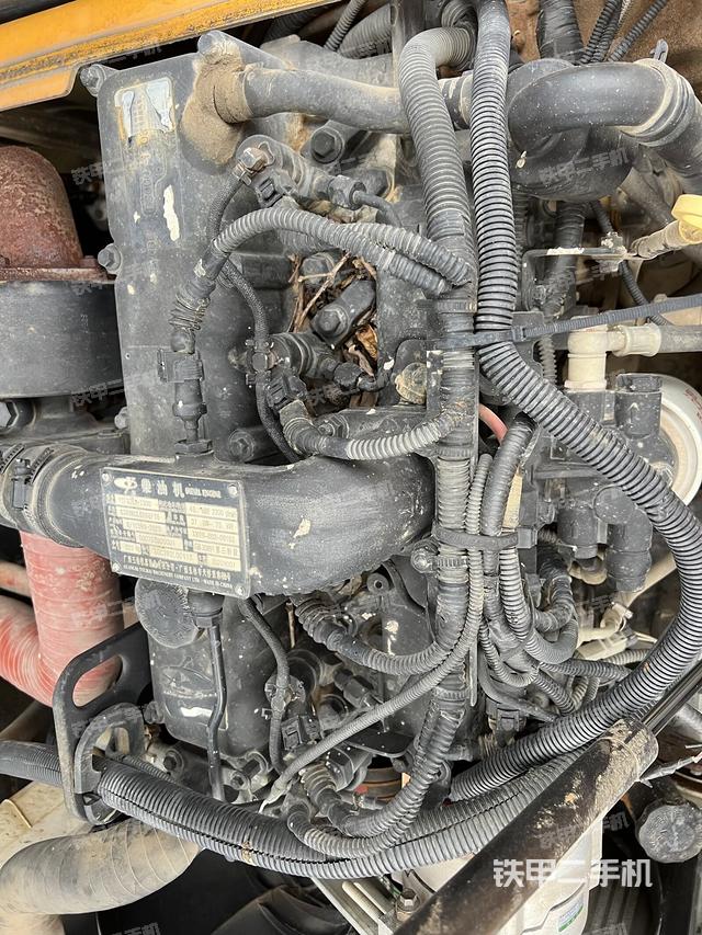 發(fā)動(dòng)機(jī)室（上車部件）