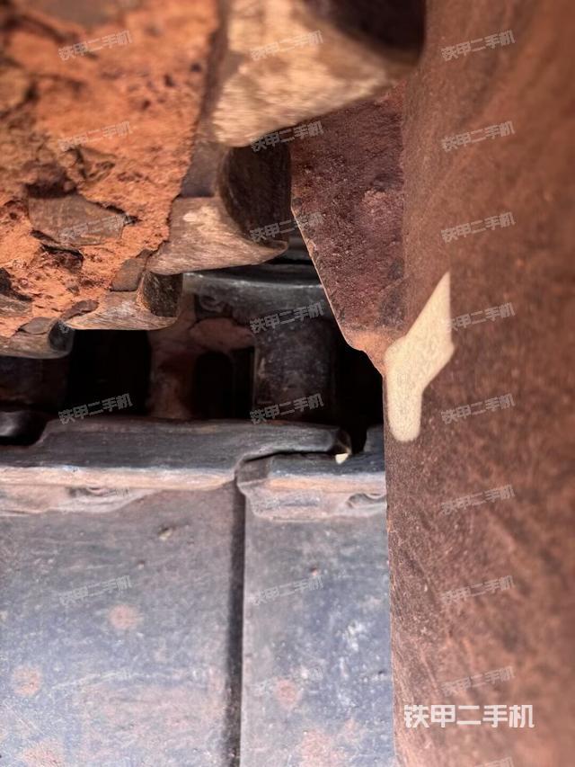 右驱动轮（行走机构）