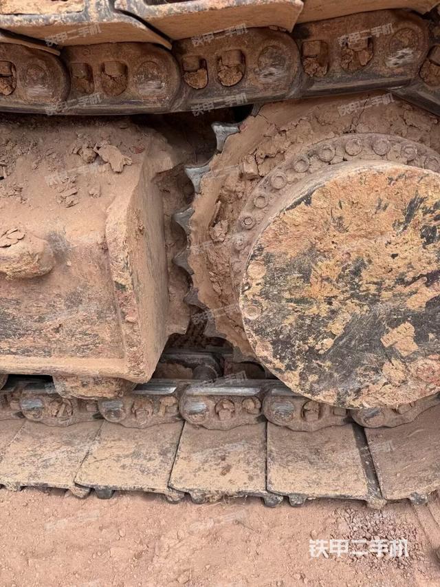 左側(cè)履帶整體?（行走機(jī)構(gòu)）