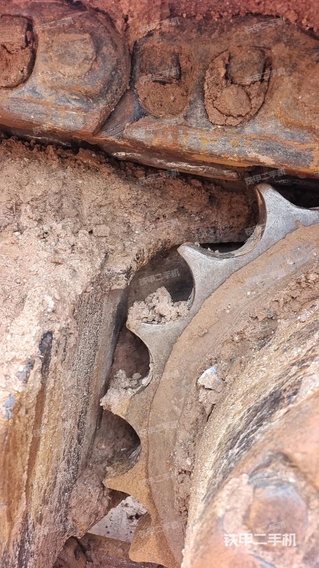 驾驶室顶部（整机外观）