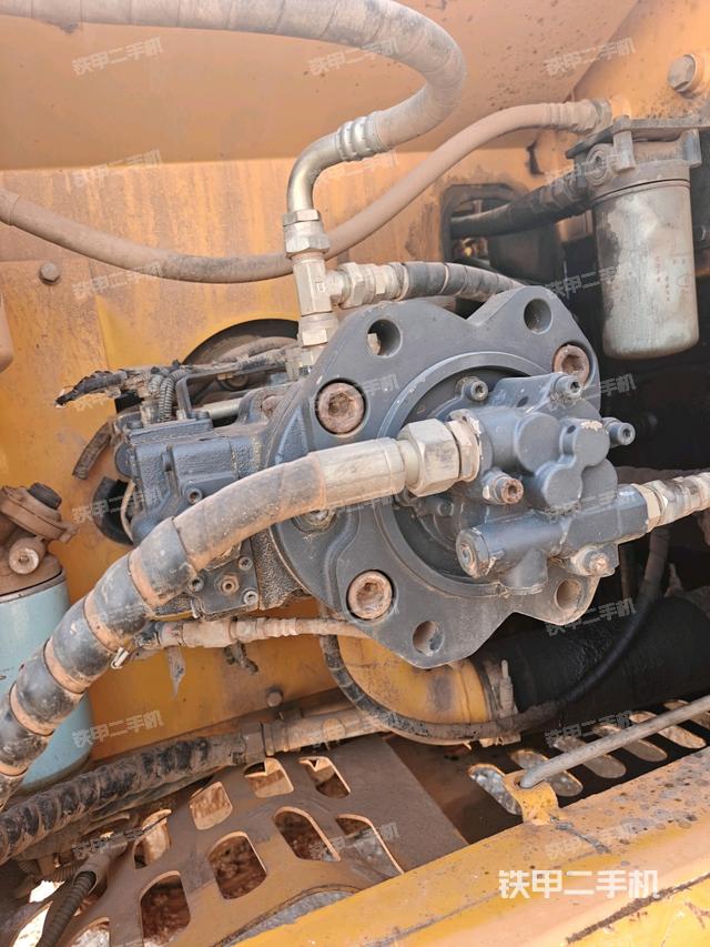 液壓泵斜45?左（大件艙室）