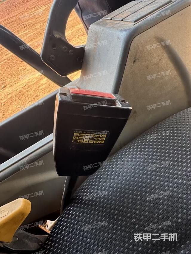 后窗玻璃角标（驾驶室部分）