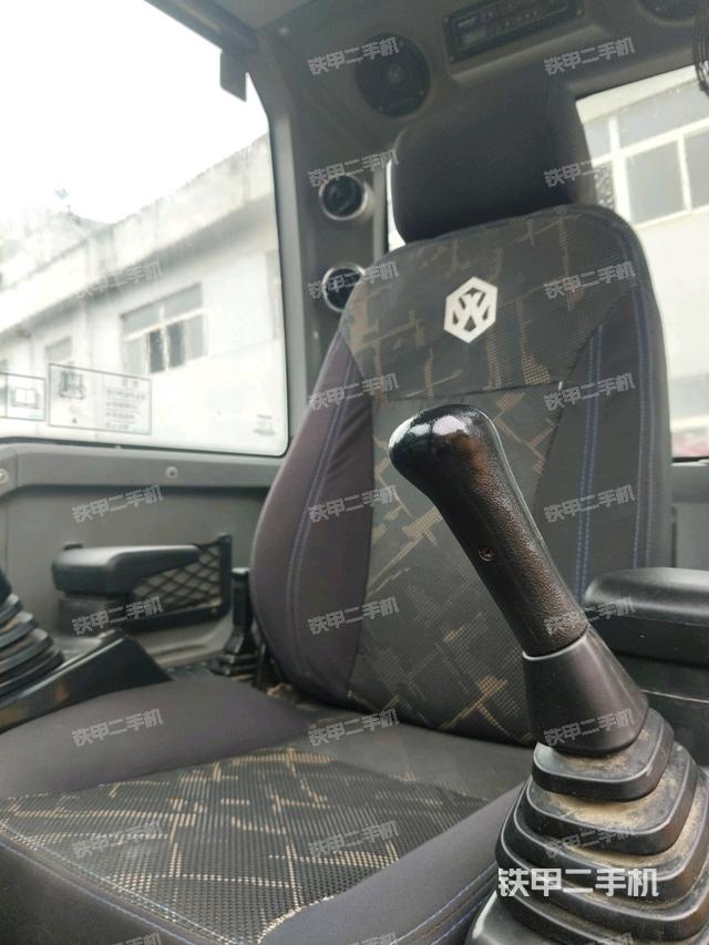 后窗玻璃角標(biāo)（駕駛室部分）