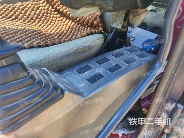 座椅左側(cè)控制臺/音響/含左手柄（駕駛室部分）