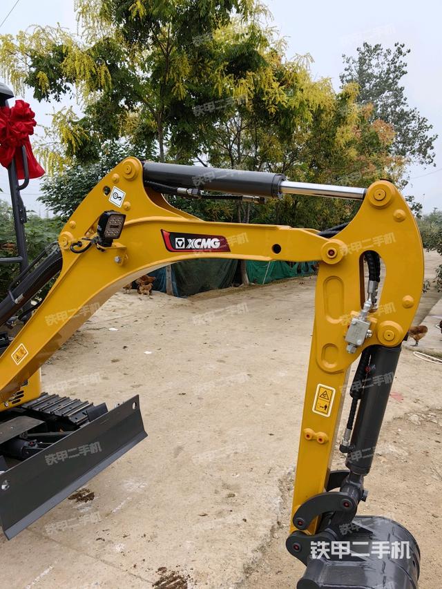 大臂整体 右侧（工作和回转装置）