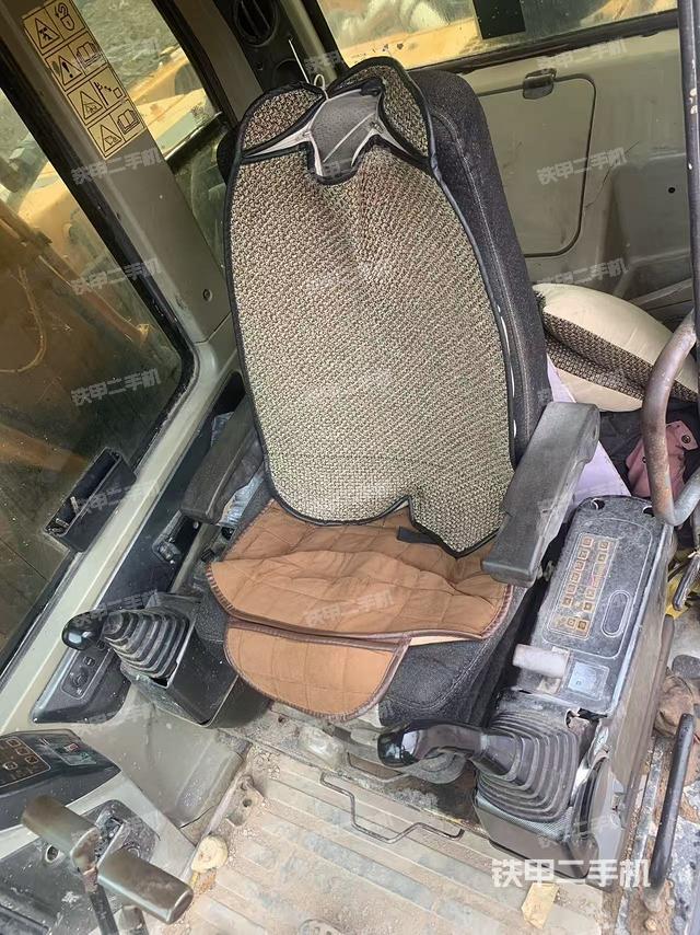 驾驶室整体（整机外观）