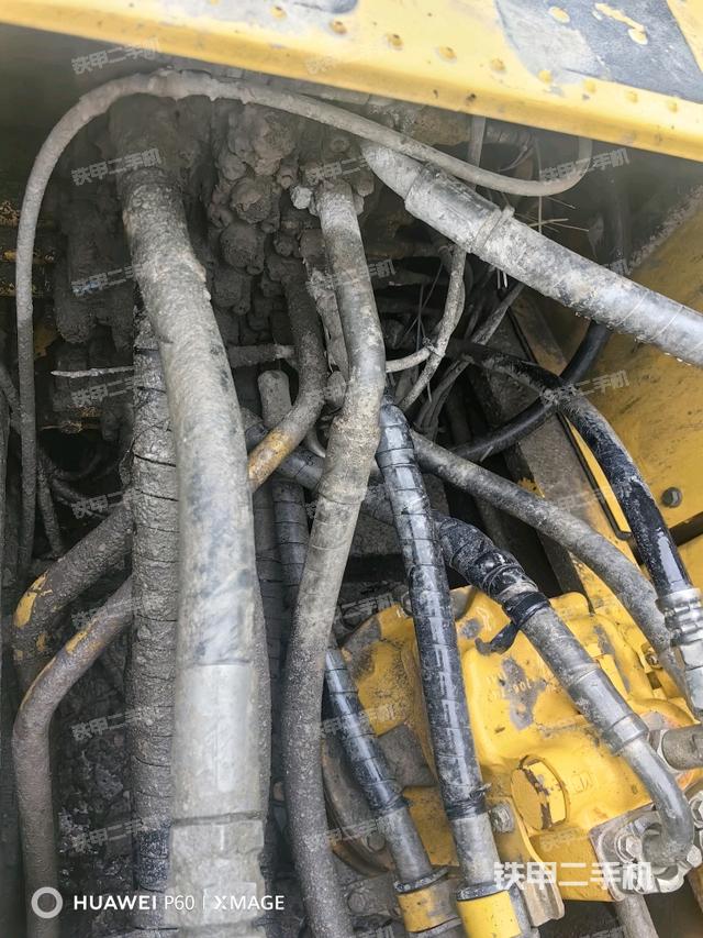 回转马达和主控阀（整机外观）