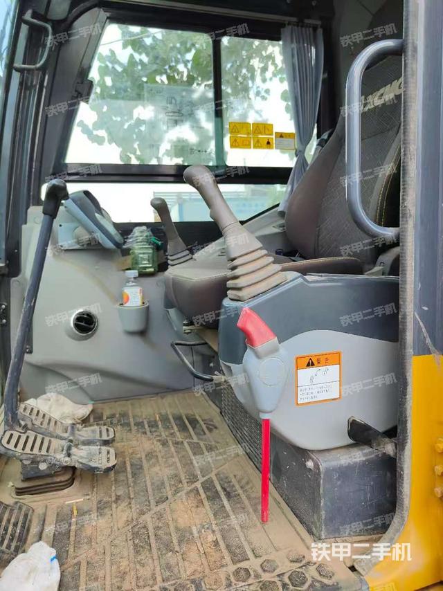 駕駛室整體（整機(jī)外觀）