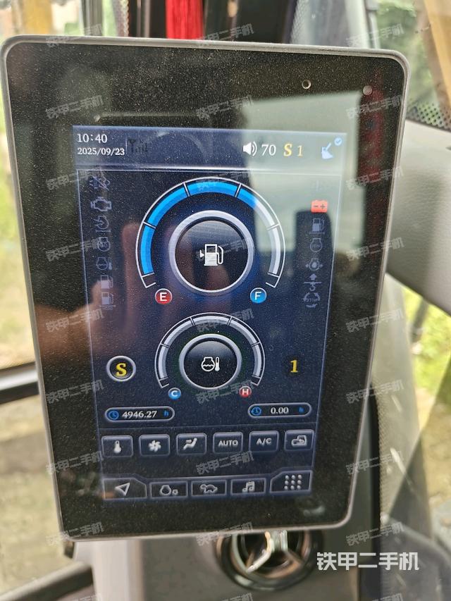 駕駛室整體（整機外觀）