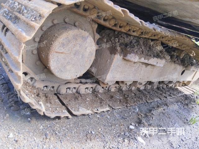 右驅(qū)動輪（行走機構(gòu)）