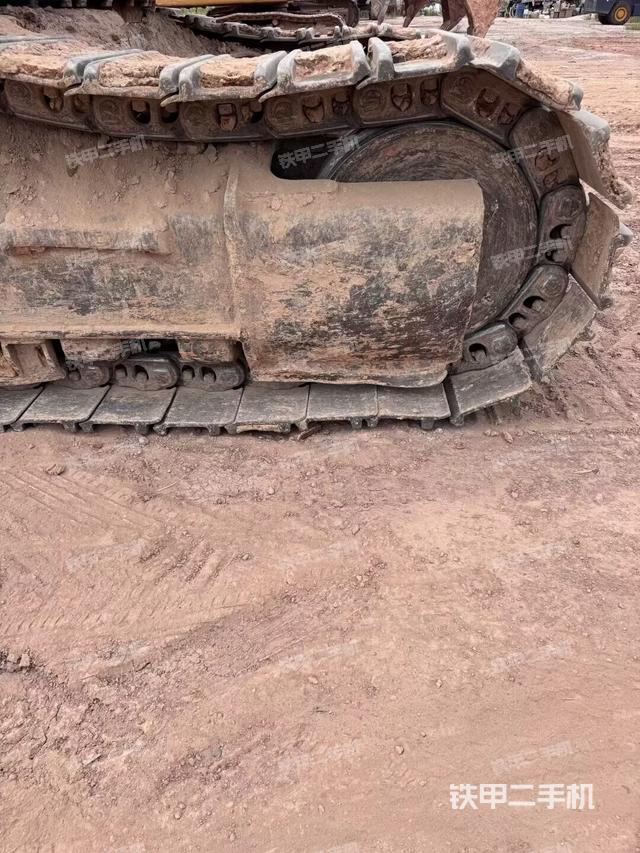 右導(dǎo)向輪（行走機(jī)構(gòu)）