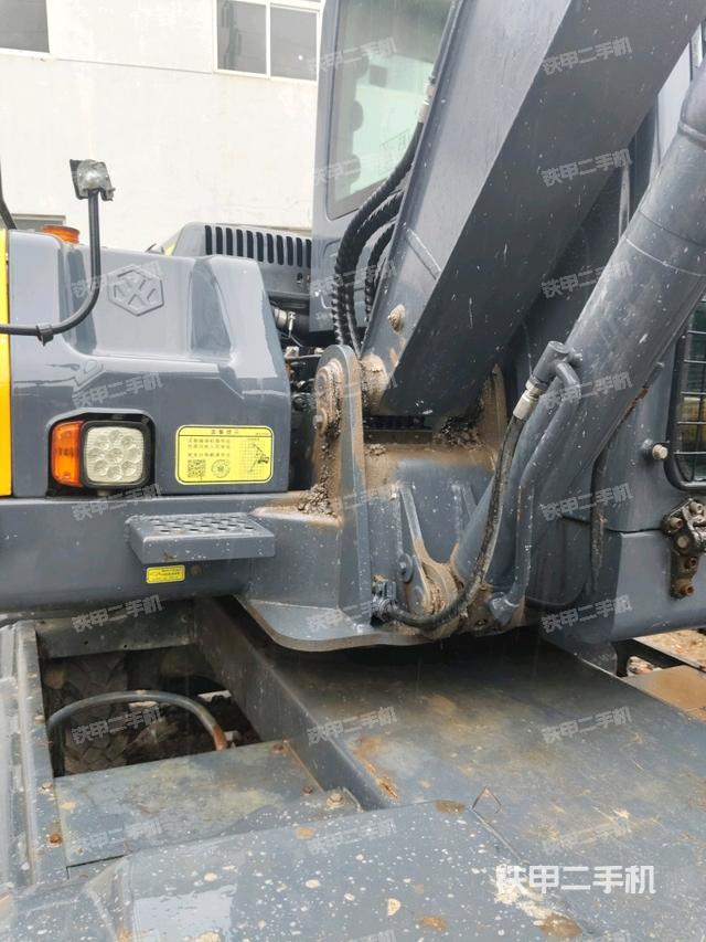 大臂根部?斜（工作和回轉(zhuǎn)裝置）