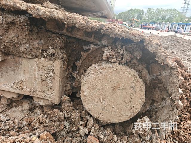 右驱动轮（行走机构）