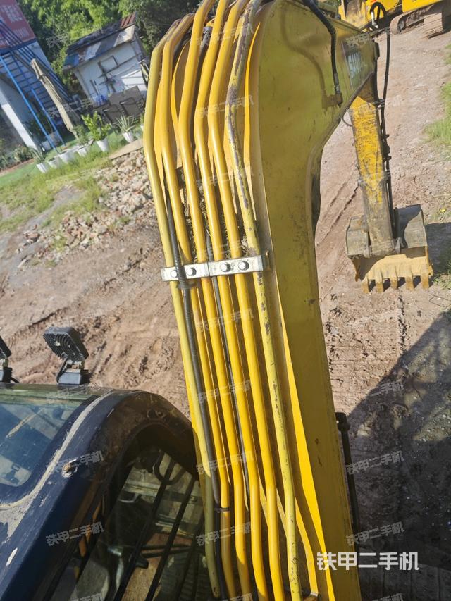 大臂背部俯視（工作和回轉(zhuǎn)裝置）