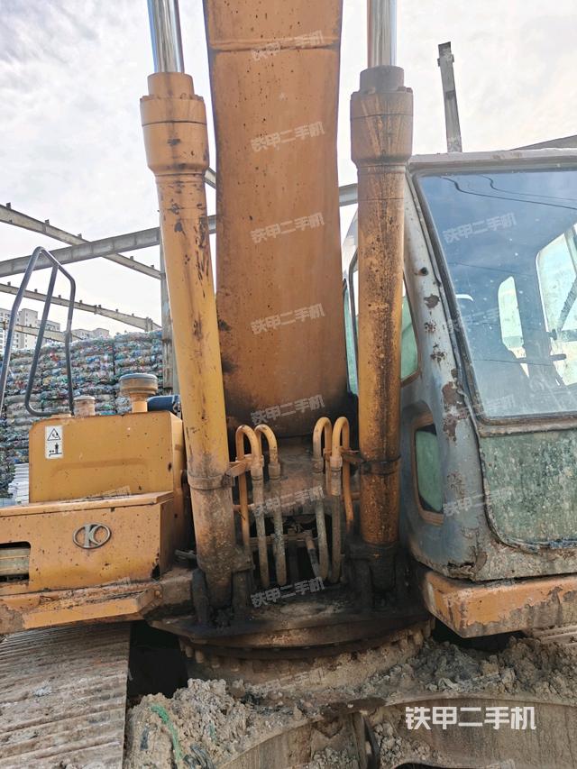 大臂根部?斜視（工作和回轉(zhuǎn)裝置）